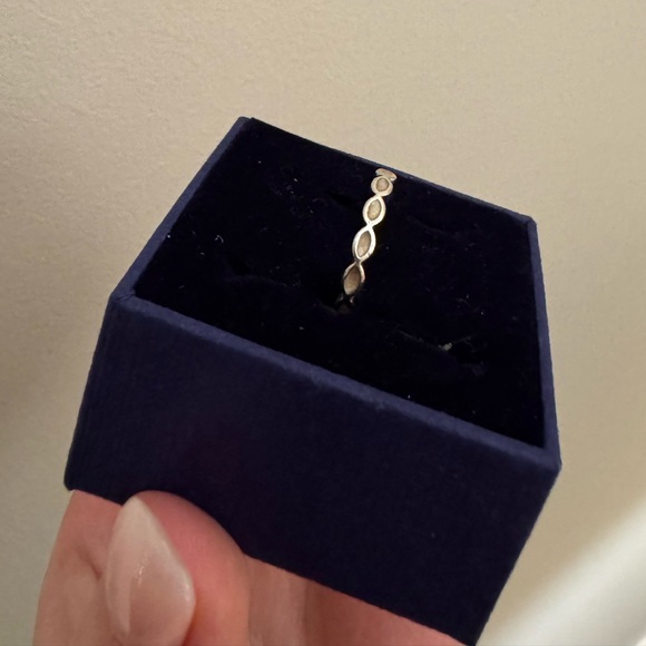 Pandora stackable ring - Picture 2 of 2